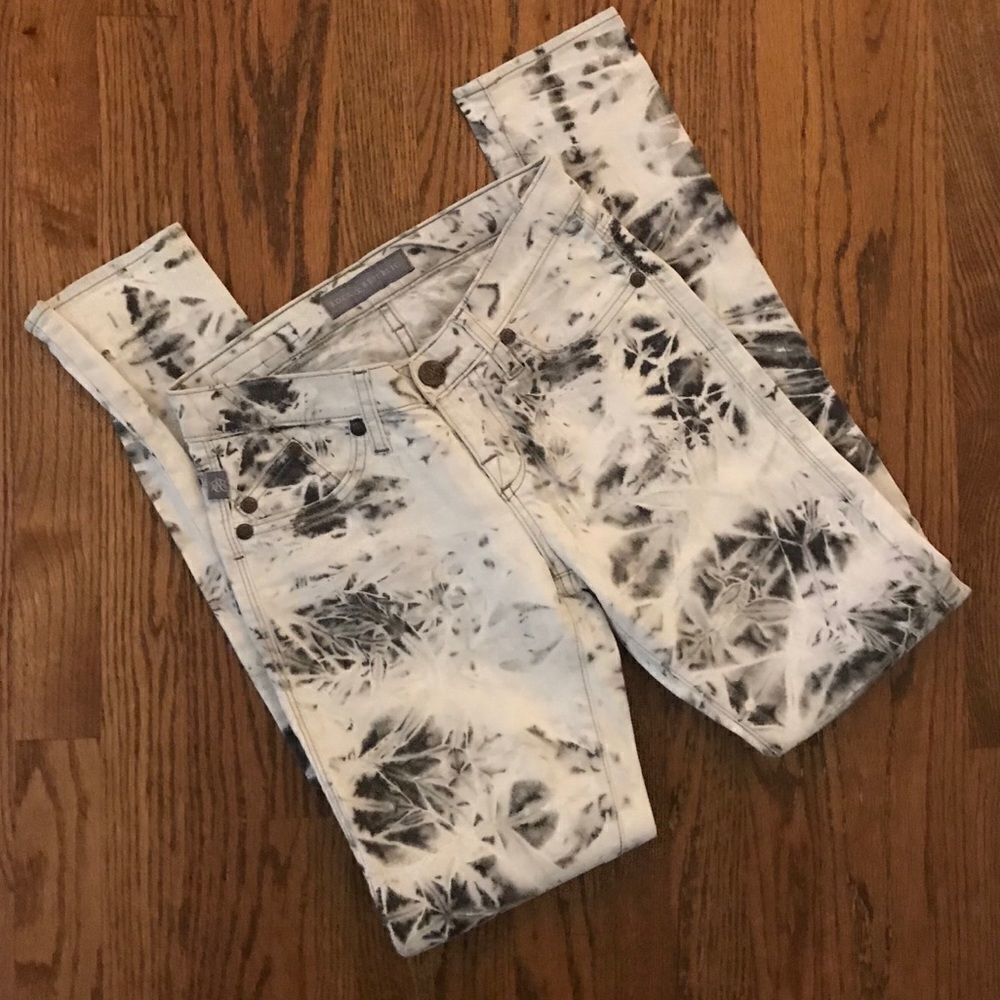 Rock & Republic tie die look white jeans Berlin 2